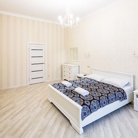 Leogrand Vip Apartments On Udatnogo 4 Львов Экстерьер фото