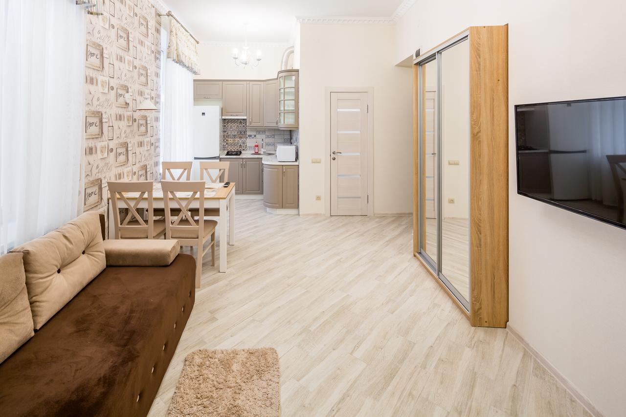Leogrand Vip Apartments On Udatnogo 4 Львов Экстерьер фото